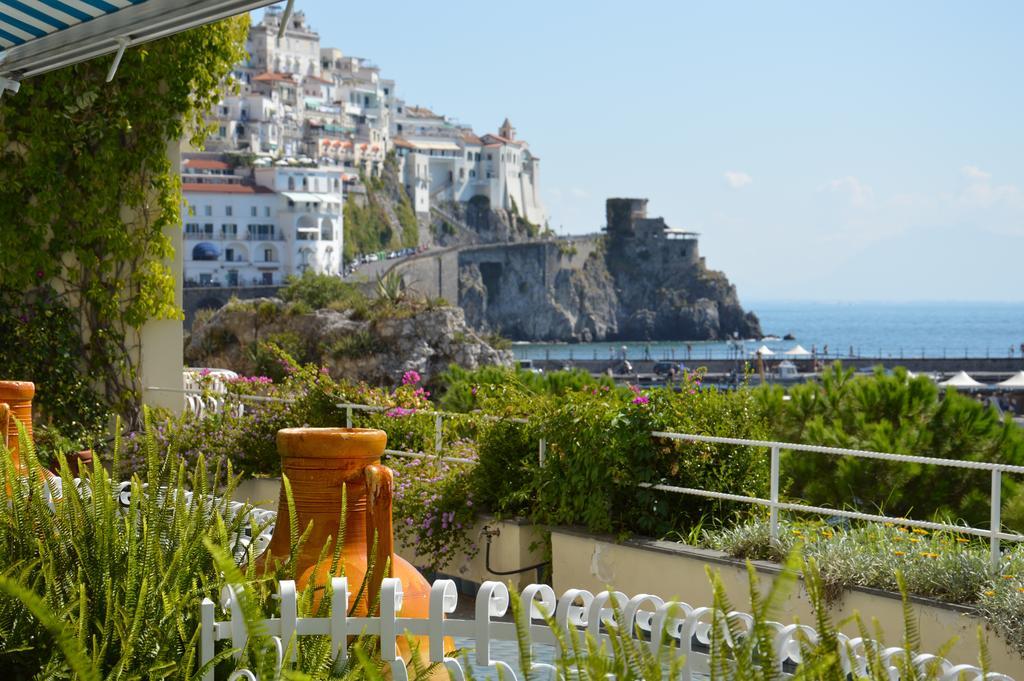 Hotel La Bussola Amalfi Exterior photo