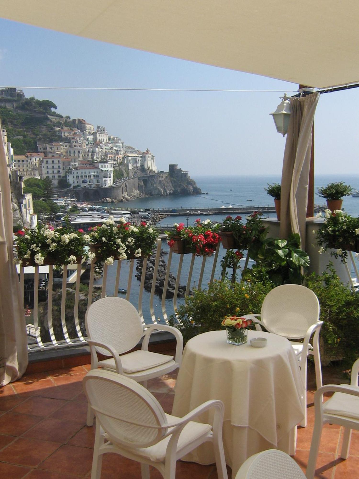 Hotel La Bussola Amalfi Restaurant photo